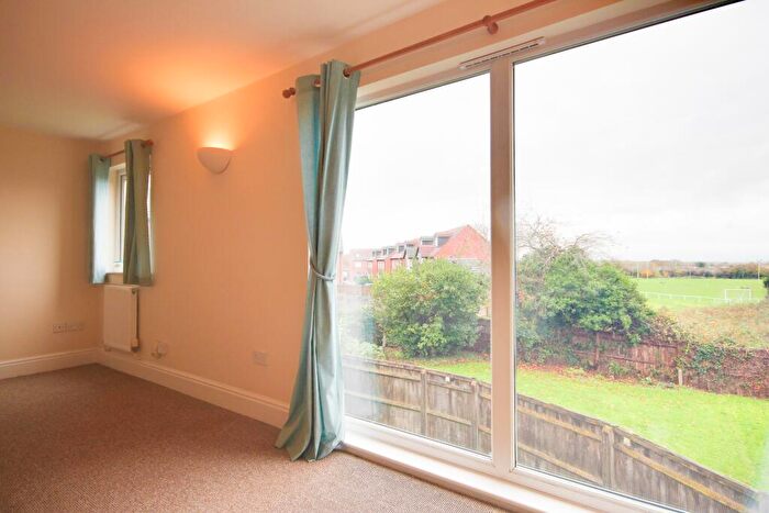 2 Bedroom Flat To Rent In Stroud Road, Linden, Gloucester, GL1