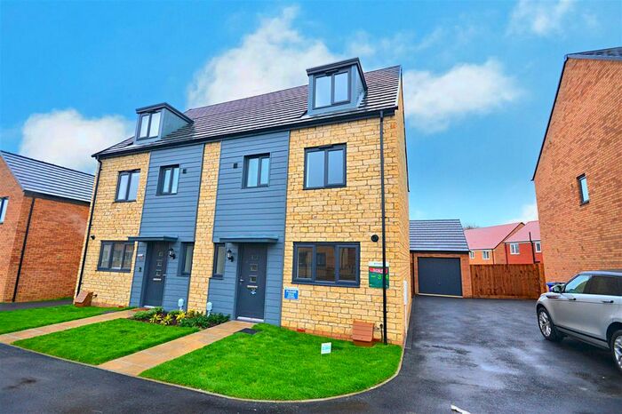 4 Bedroom Property To Rent In Tilley Street, Kettering, NN15