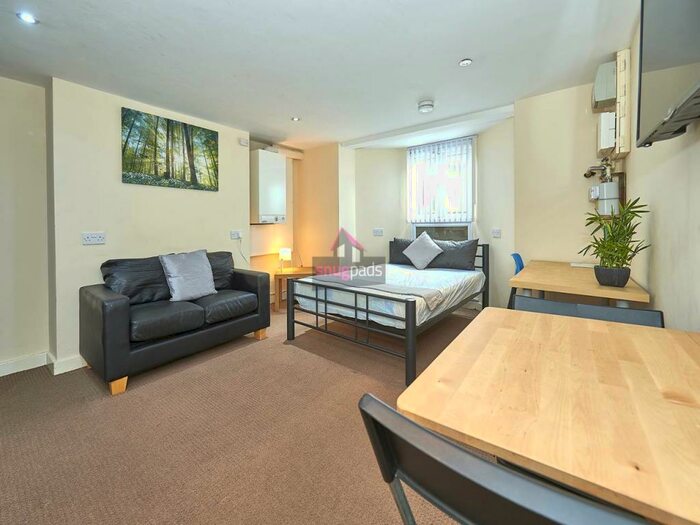 Studio To Rent In Carlton Road, Salford, Manchester, M6