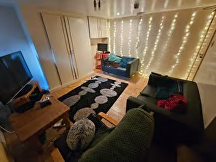 7 Bedroom Terraced House To Rent In Norwood Terrace, Leeds, West Yorkshire, LS6