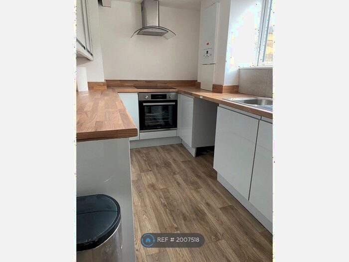 2 Bedroom Terraced House To Rent In Bentmeadows, Rochdale, OL12