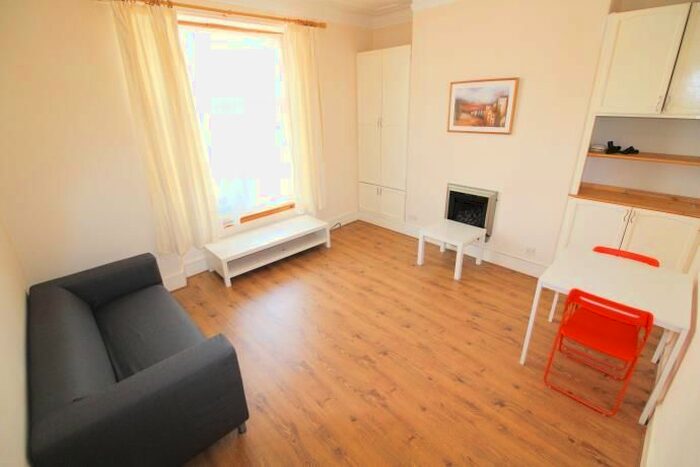 1 Bedroom Flat To Rent In Wallfield Place, Aberdeen, AB25