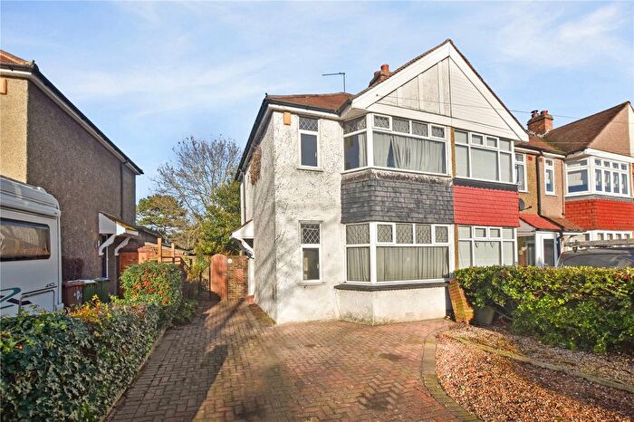 3 Bedroom End Terrace House For Sale In Murchison Avenue, Bexley, Kent, DA5