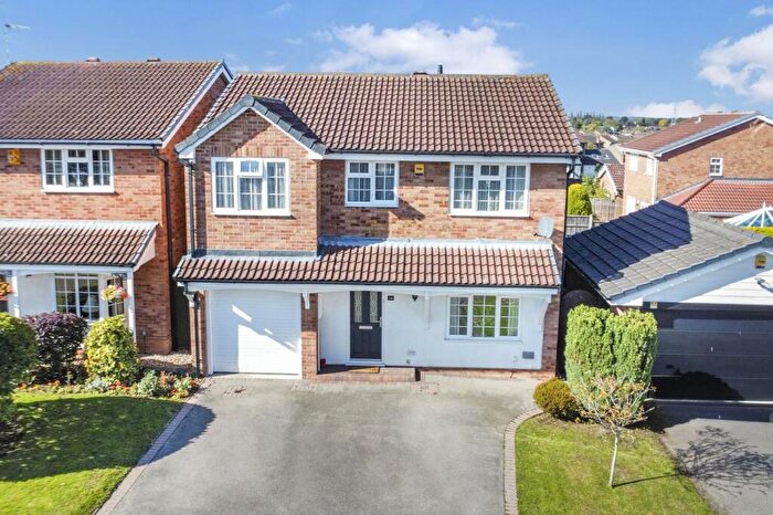 4 Bedroom Detached House For Sale In Carnoustie Close, Nuneaton, CV11