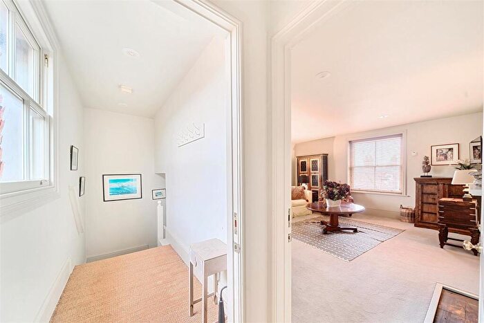 2 Bedroom Apartment To Rent In Kingsbury Square, Wilton, SP2