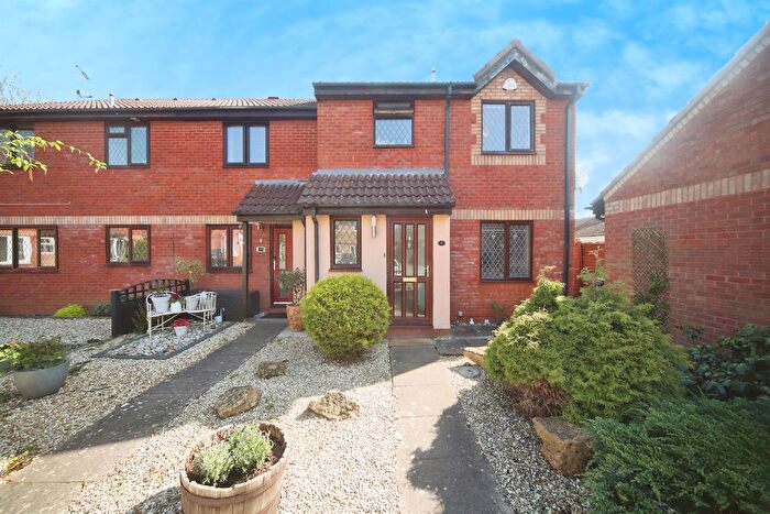 3 Bedroom End Of Terrace House For Sale In Amber Mead, Taunton, TA1