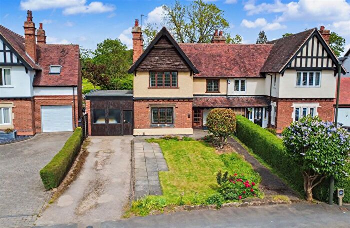 3 Bedroom Semi-Detached House For Sale In The Crescent, Risley, DE72