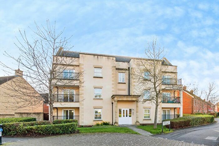 2 Bedroom Flat For Sale In Thursday Street, Swindon, SN25