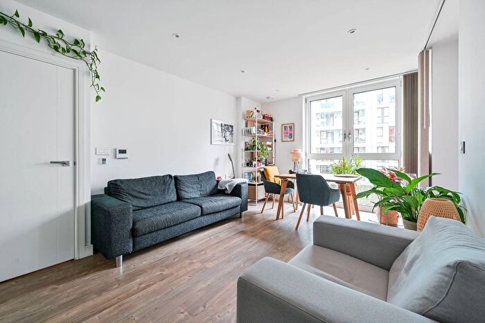 1 Bedroom Flat To Rent In Cable Walk, Greenwich, London, SE10