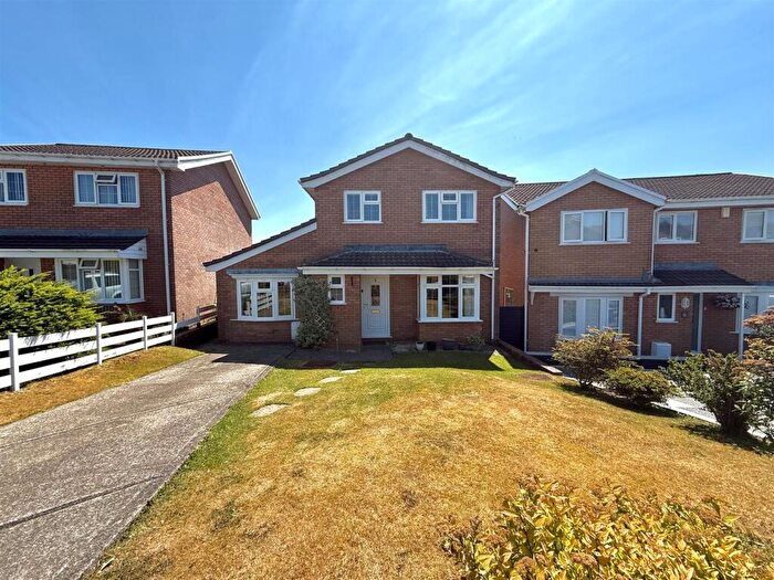 3 Bedroom Detached House For Sale In Bryn Eithin, Cwmdare, CF44