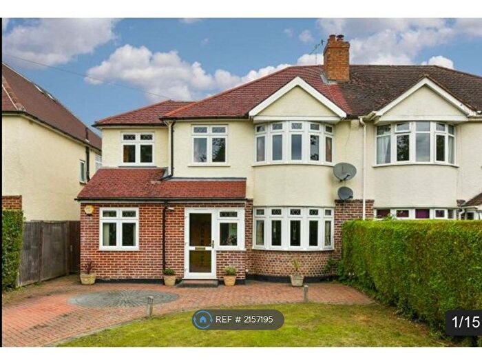 4 Bedroom Detached House To Rent In Lodge Lane, Redhill, RH1