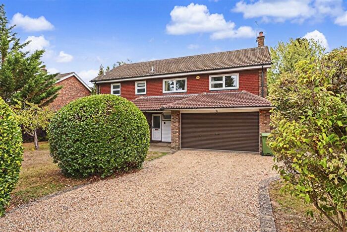 4 Bedroom Detached House For Sale In The Uplands, Harpenden, AL5