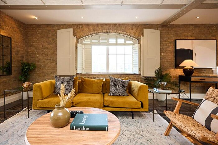 4 Bedroom Flat To Rent In East Smithfield, Saint Katherine Docks, London, E1W