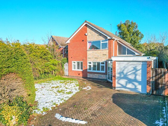 3 Bedroom Detached House For Sale In Hoarestone Avenue, Nuneaton, CV11