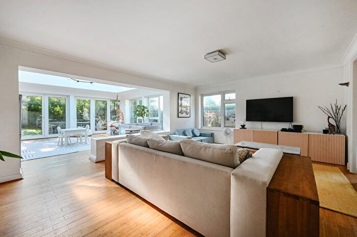 4 Bedroom Detached House For Sale In Tongdean Road, Hove, BN3