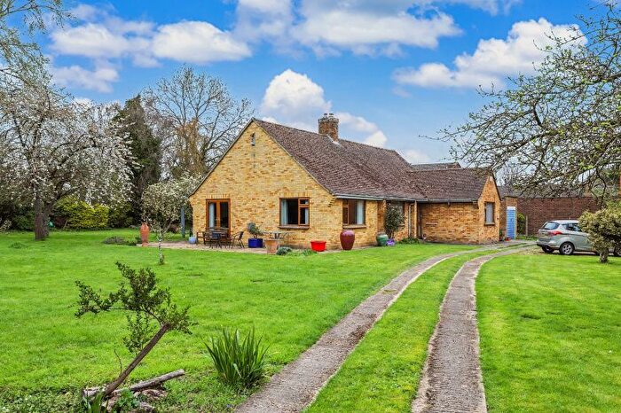 3 Bedroom Bungalow For Sale In Long Wall, Oxford, OX4