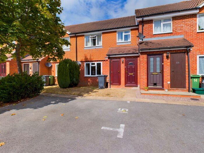 1 Bedroom Flat To Rent In Summerfields, Basingstoke, RG24