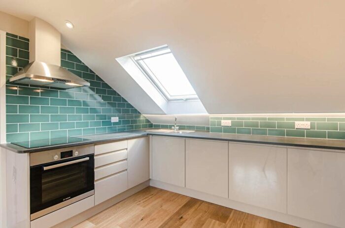 1 Bedroom Flat To Rent In Sandringham Road, Willesden Green, London, NW2