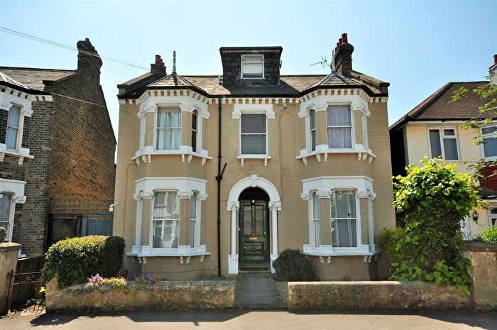 1 Bedroom Flat To Rent In Devonshire Road, Colliers Wood, London, SW19