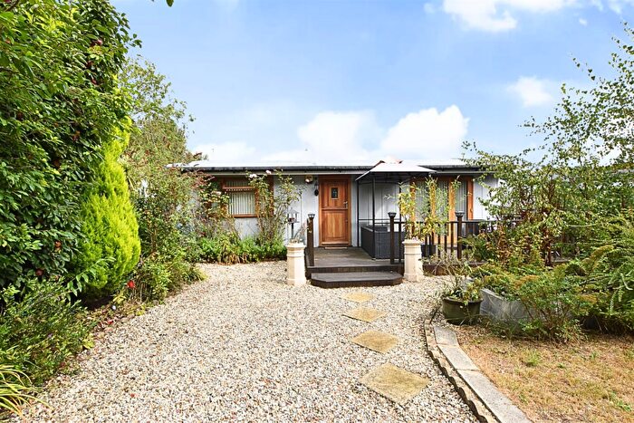 2 Bedroom Chalet For Sale In Humberston Fitties, Humberston, Grimsby, DN36