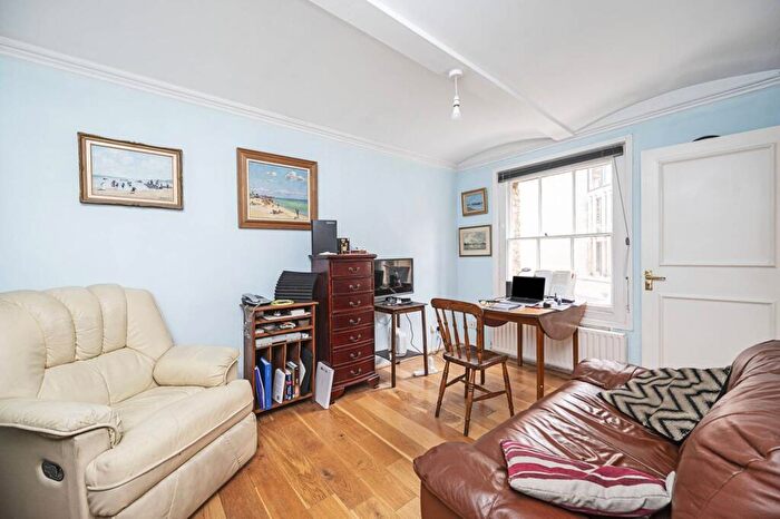 1 Bedroom Flat For Sale In Commercial Street, Spitalfields, London, E1