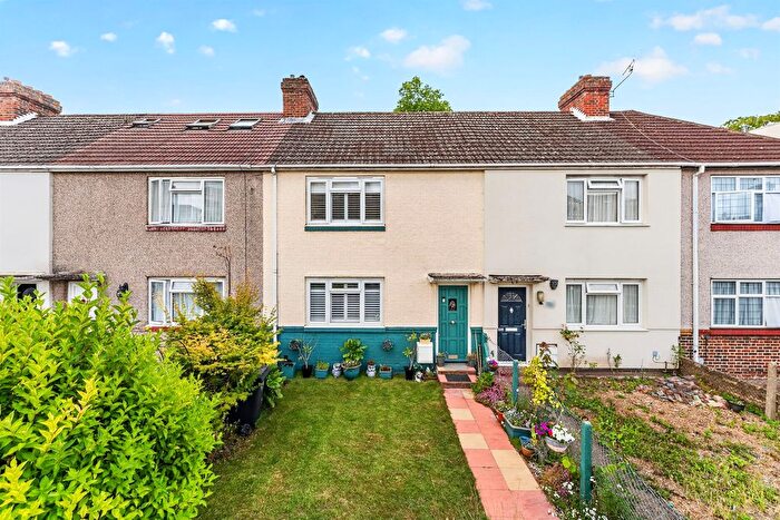 3 Bedroom Terraced House For Sale In New Close, London, SW19
