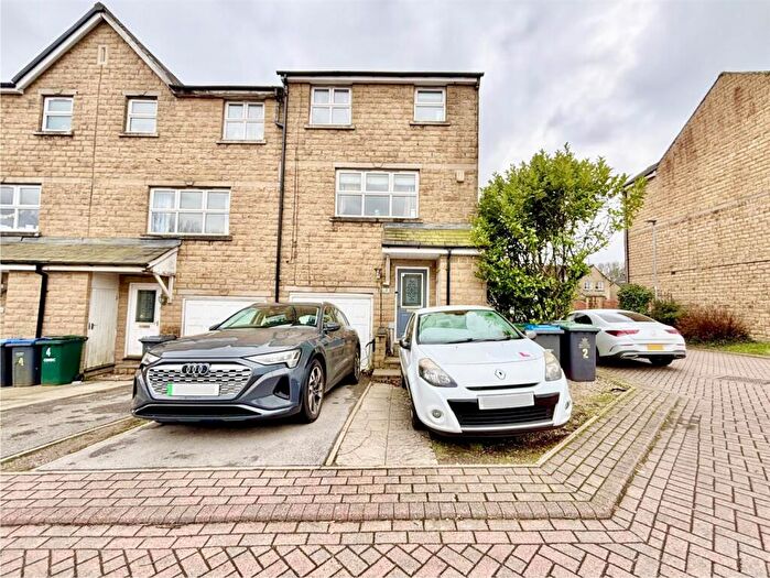 3 Bedroom Town House For Sale In , Bittern Court, Bradford, BD6