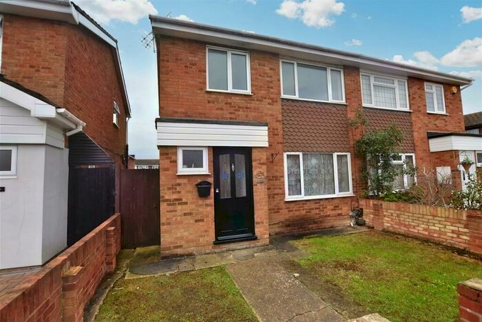 3 Bedroom House To Rent In Call Us To View Harvest Road, Canvey Island, SS8