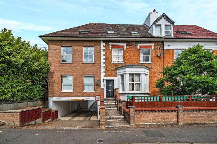2 Bedroom Maisonette For Sale In Crescent Road, Bromley, BR1