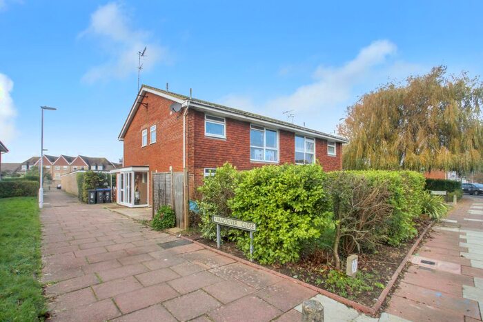 2 Bedroom Flat To Rent In Vancouver Close, Worthing, BN13