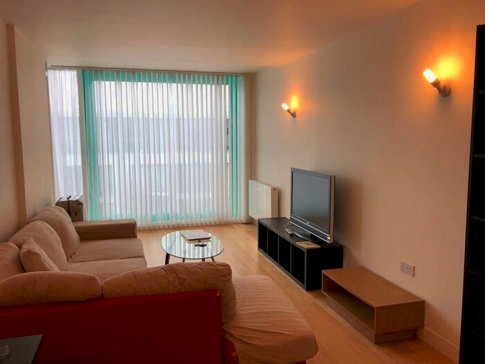 1 Bedroom Flat To Rent In Station Approach, Hayes, UB3