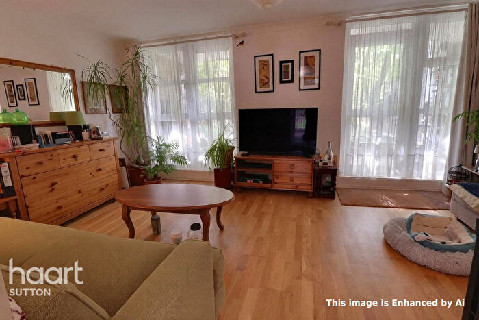 3 Bedroom Maisonette For Sale In Westover Close, Sutton, SM2