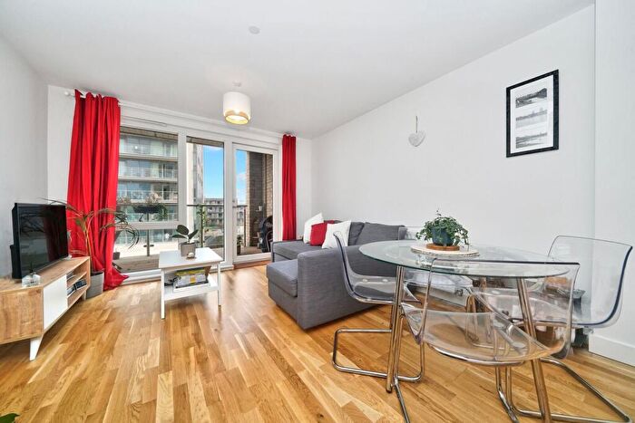 1 Bedroom Flat To Rent In Upper North Street, Tower Hamlets, London, E14