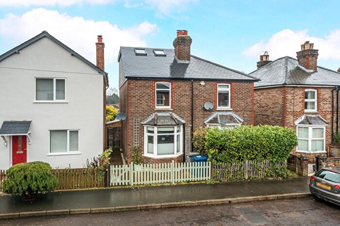 3 Bedroom Semi Detached House For Sale In Farncombe, Surrey, GU7