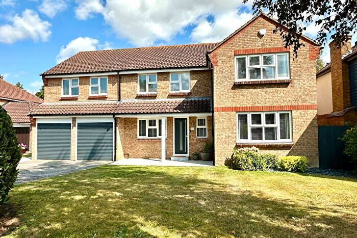 5 Bedroom Detached House To Rent In Wyldwood Close, Harlow, CM17
