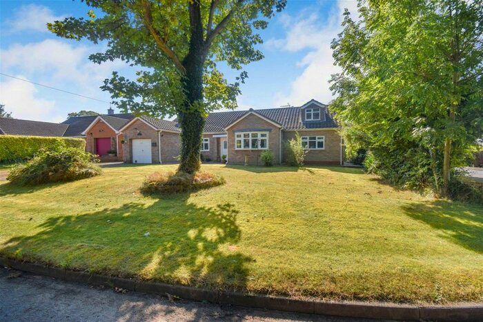 4 Bedroom Bungalow For Sale In Church Road, Waddingham, Gainsborough, DN21