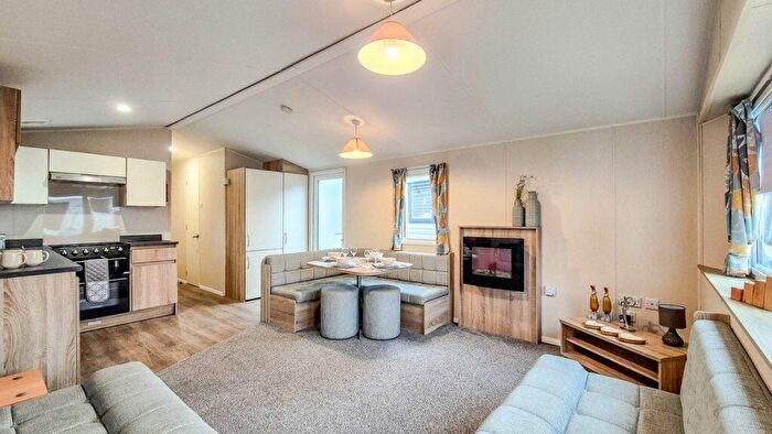 2 Bedroom Park Home For Sale In Polperro Holiday Park, PL13