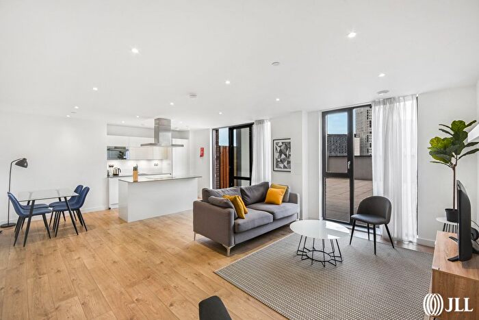 3 Bedroom Flat To Rent In New Garden Quarter, London, E15