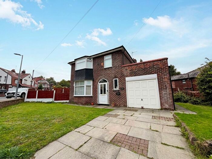 3 Bedroom Detached House For Sale In Durham Road, Salford, M6