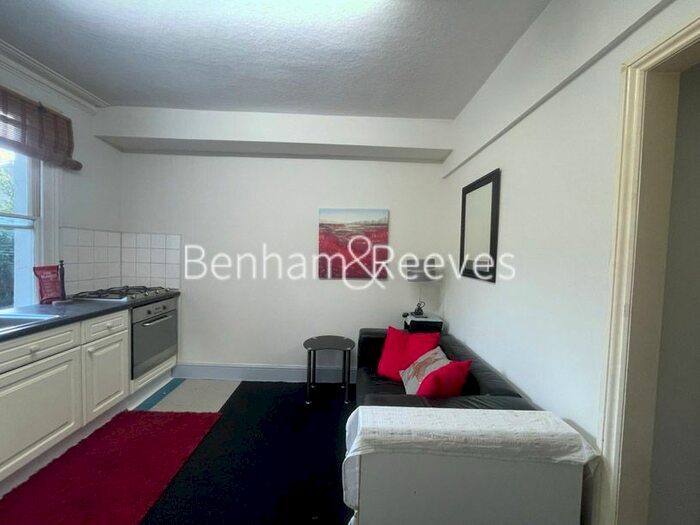 1 Bedroom Flat To Rent In Reporton Road, Hammersmith And Fulham, SW6
