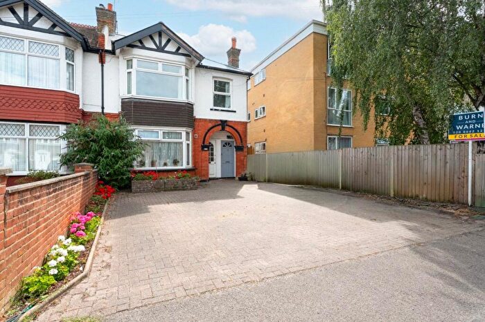 2 Bedroom Maisonette For Sale In Thicket Road, Sutton, SM1