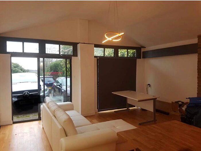 1 Bedroom Lodge To Rent In Dunton, RM14