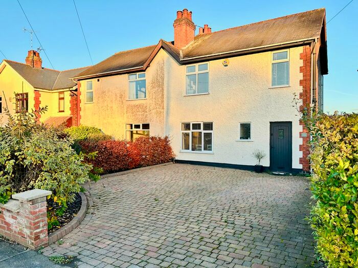 3 Bedroom Semi-Detached House To Rent In The Hollow, Mickleover, Derby, DE3