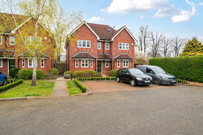 3 Bedroom Semi Detached House For Sale In Maidenhead, Berkshire, SL6
