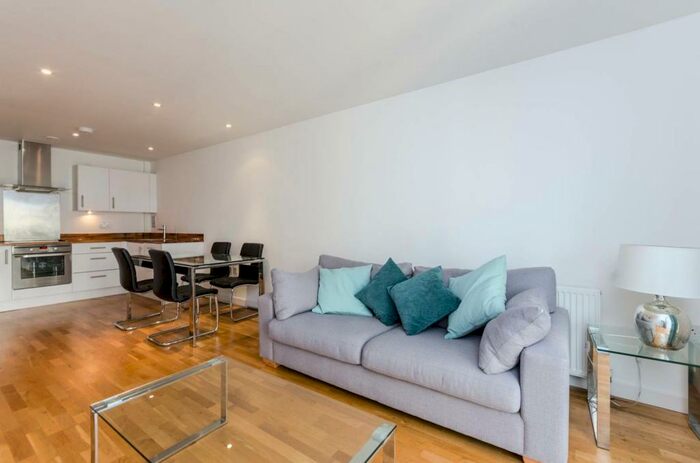 1 Bedroom Flat To Rent In Sun Passage, Bermondsey, London, SE16
