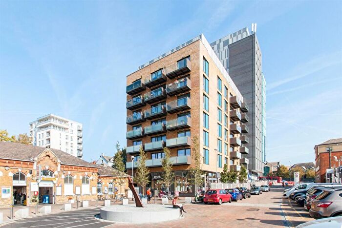 1 Bedroom Flat To Rent In East Central Apartments, Station Approach, Walthamstow, London, E17