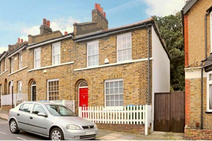 2 Bedroom End Of Terrace House To Rent In Maidenstone Hill, London, SE10