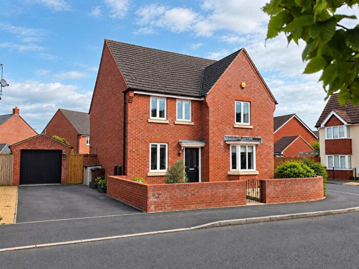 4 Bedroom Detached House For Sale In Yew Tree Road, Brockworth, Gloucester, GL3