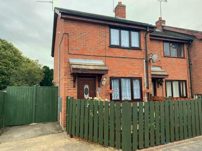 2 Bedroom Town House To Rent In Holly Rise, New Ollerton, Newark, NG22