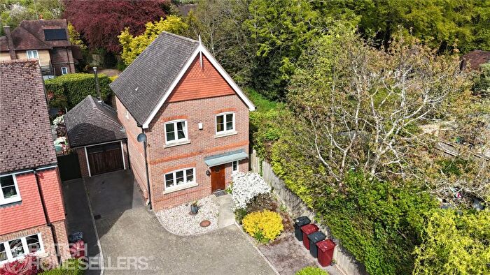 3 Bedroom Detached House For Sale In Meadow Close, Lavant, Chichester, West Sussex, PO18